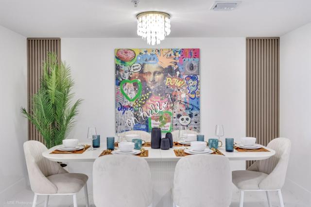 Lux 3BR City-View Retreat in Hollywood, 3rd Floor