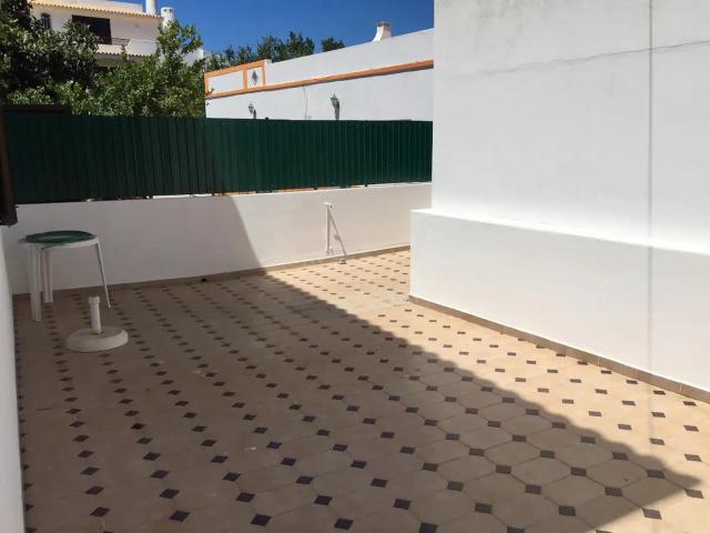 Apart 1 quarto 350m praia Olhos de Água, E