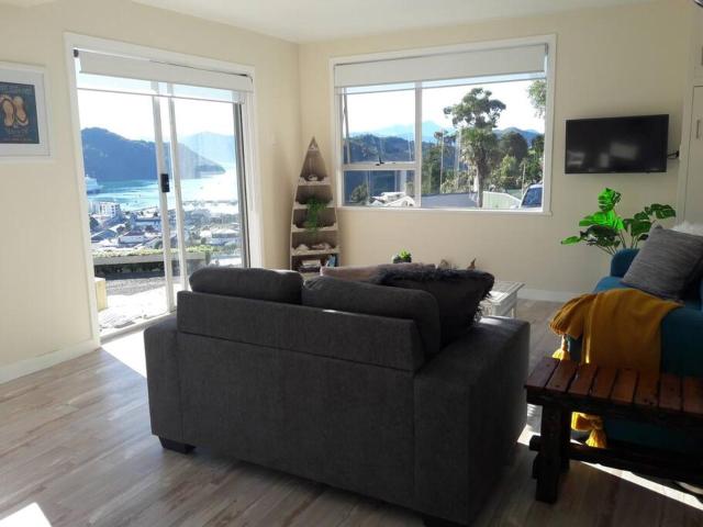 Sunshine, Peaceful and the Best Harbour Views