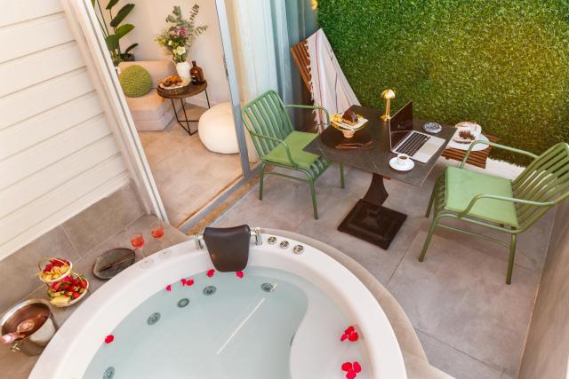 Luff Living - Adult Only 12 Plus