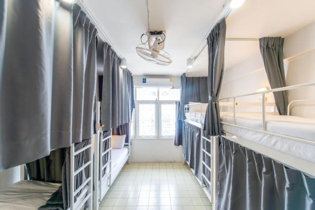 PICCOLO SUKHUMVIT HOSTEL- Self check-in after 6 pm
