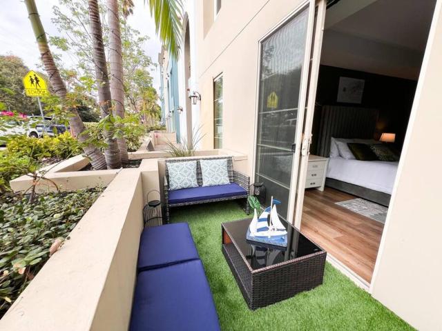 Cozy Apartment in Heart of Encino 104
