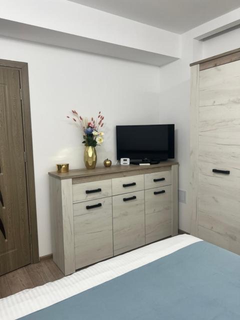 Mira Studio