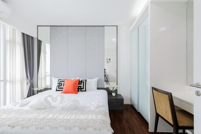 Shine Sukhumvit 43 Aparthotel Phrompong
