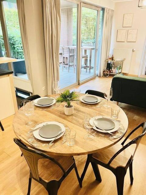 Chic one bedroom with parking&terrace-KIR22