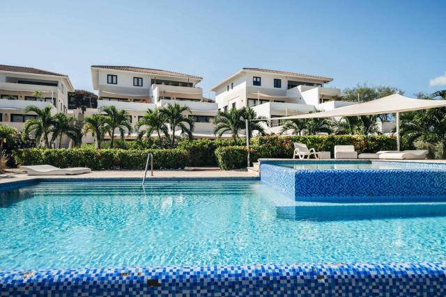 Seabreeze Retreat Stylish Blue Bay Residence
