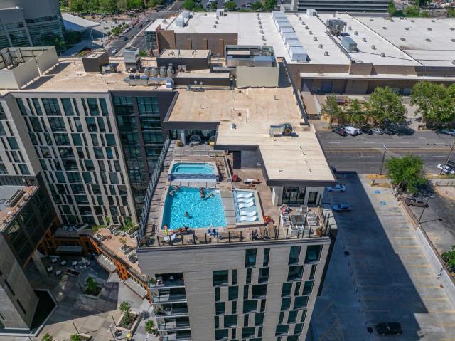 Delta Center 2Bd 2Bath Pool Gym!