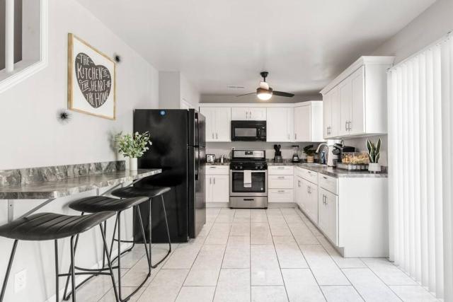 Fly In Style Charming Townhome 6 Mins from RIC