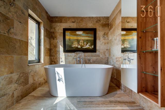 A luxurious Palazzo in Valetta with private Pool by 360 Estates