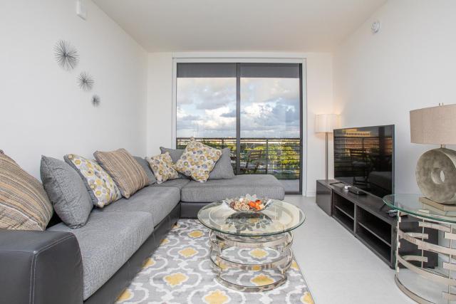 Luxury 1BD/1BT Apartment in Downtown Doral