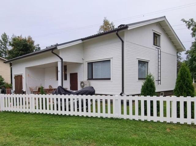 Villa Rimppari täydellinen porukalle 9 hlö puusauna nuotiopaikka ja parkki