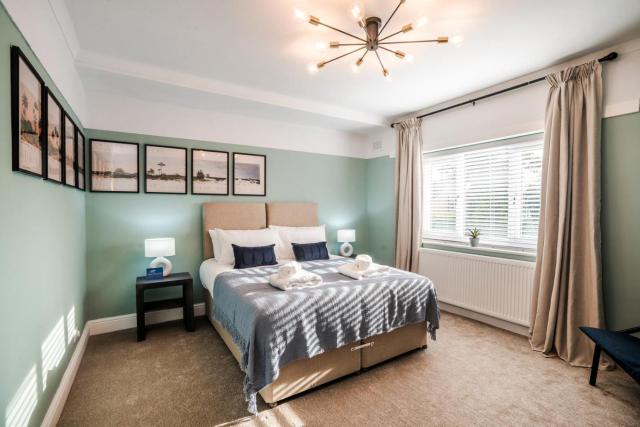 3-Bedroom Apartment 2-Bathrooms 2-Off Street Parking Spaces