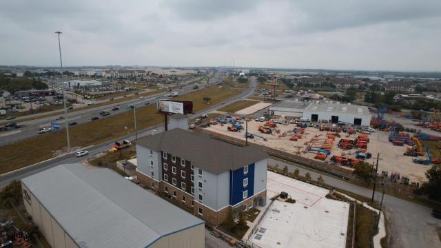 Texas Bungalows Hotel and Hotel Que at i35 Austin Pflugerville