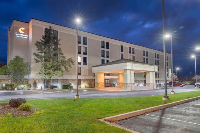 Comfort Inn & Suites Johnstown - Richland Town Center