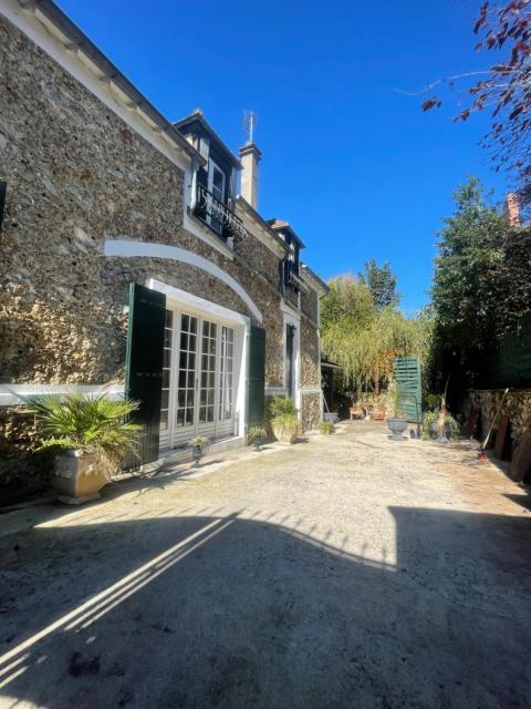 Relais Napoléonien Gîte historique au vert, 1h de Paris