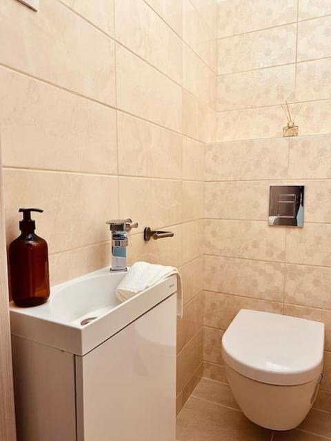 Park West Terrace - Free garage parking - 2 separate bdr - AC - Self check-in
