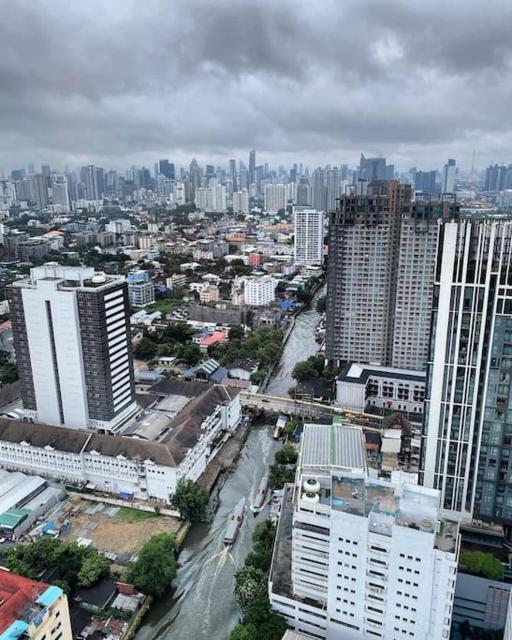1BHK Apt High floor in Thonglor WiFi-Pool-Fitness
