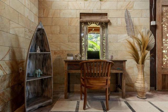 Family Villa, Shared Pool, Garden, Rice Field & Jungle Views