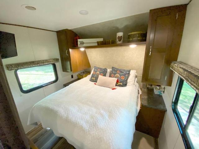 Pets Welcome RV sleeps 4 + Guadalupe River Access