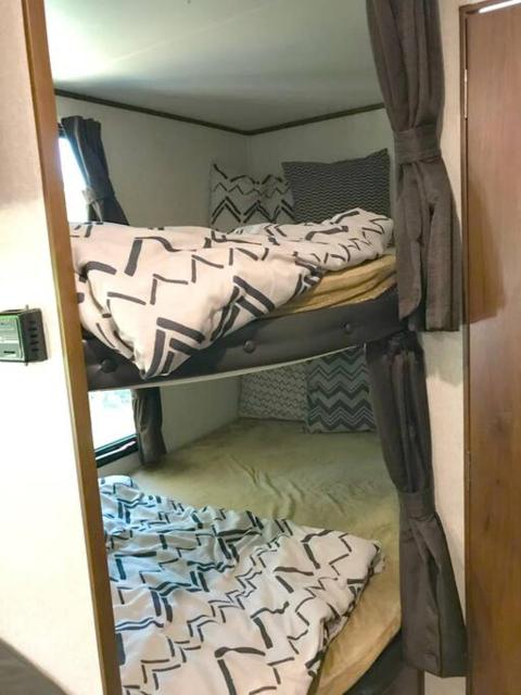 Pets Welcome RV sleeps 4 + Guadalupe River Access
