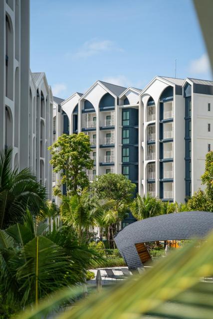 Title Halo Orange Sunset 46m2 Naiyang Pool&Gym