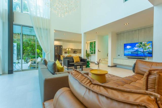 Private Modern Pool Villa 4BR near bangtao Beach - Grand View Residence
