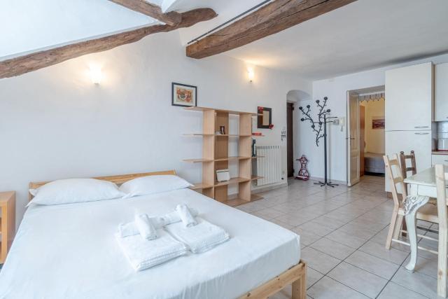 GuestHost - Palazzo Saluzzo Paesana Beautiful Flat