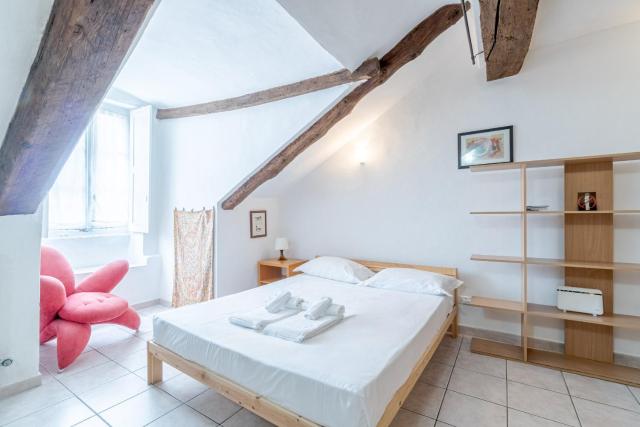 GuestHost - Palazzo Saluzzo Paesana Beautiful Flat