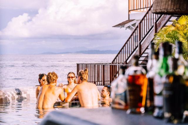 Tropical Suites Hotel