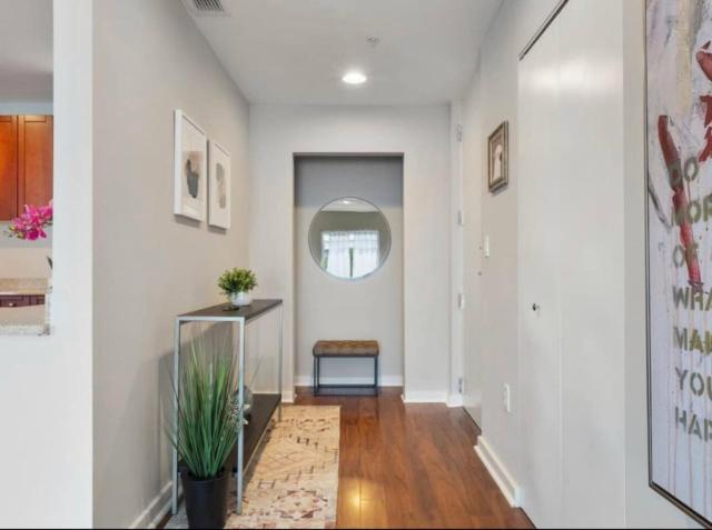 Extra Large 1 Bdrm Condo & Gym