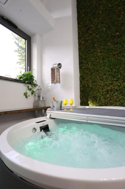 J Luxury Home