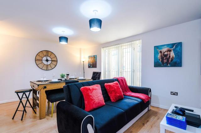 Comfy 2 Bedroom Apartment in Central Manchester, Pool Table and PS4