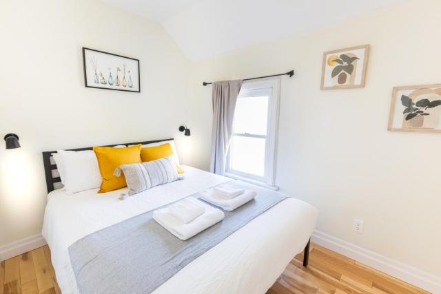 Cozy 2BDR Oasis in Ontario's Best Adventure Town