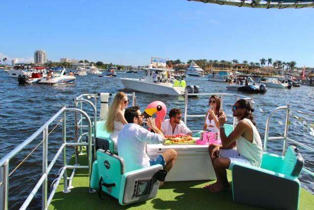 Lux House Heated Spa & Free Boat Tour!