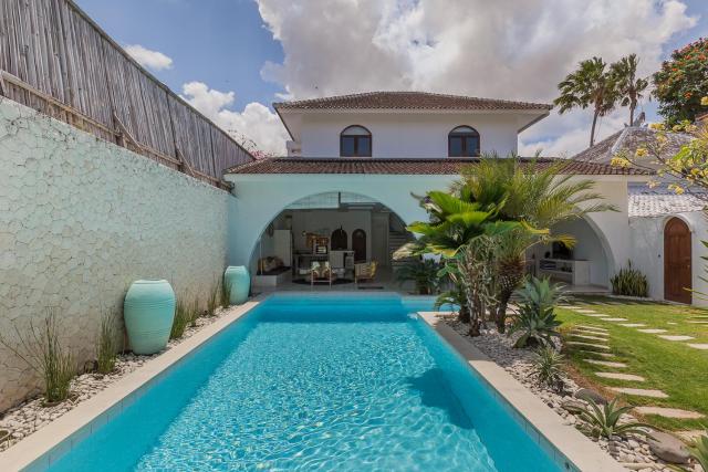3 bedr Mediterranean vibes private pool 5min beach