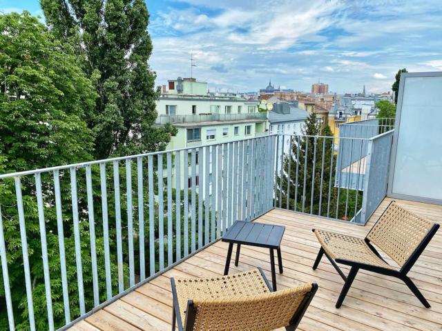 Rooftop Apartment with Terrace & AC - Self Check-In