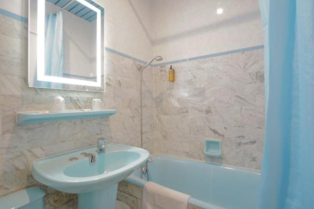 Hotel Busby