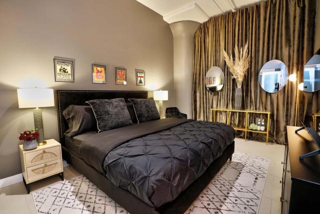 Downtown LA's Most Requested Property, Sleeps 4 with Free Parking!