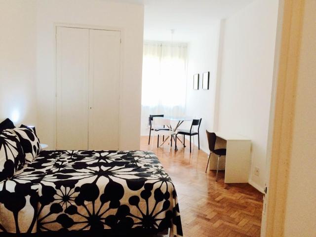Ipanema - Excelente Apartamento a 2 Quadras da Praia!