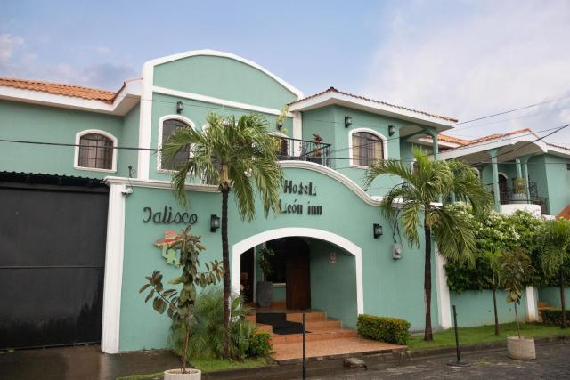 Hotel León Inn
