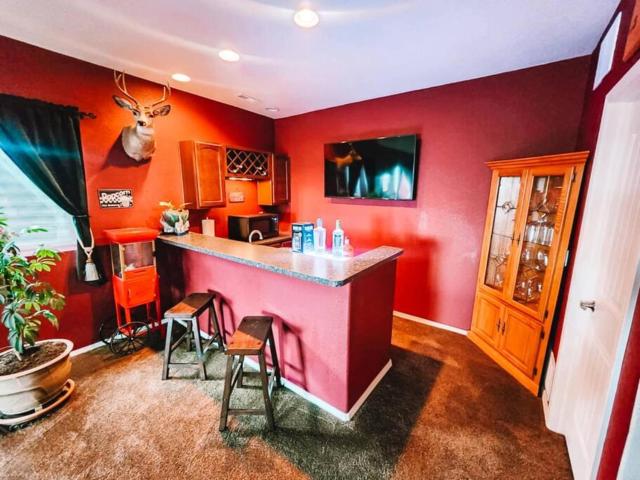Peaceful Falcon Hot Tub Pet Friendly 3 King Beds