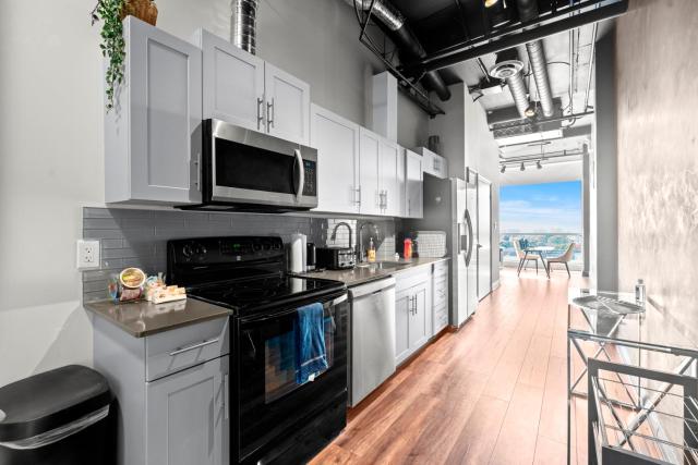 Bright Suites Finch West by GLOBALSTAY