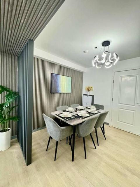 2BR Mountain View Cabin - The Bali Corner at Azure North