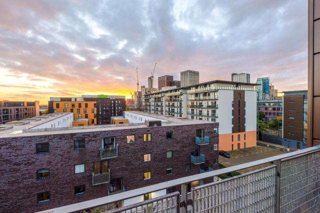 Sleeps 8, Duplex Apartment, Pool Table, Balcony X2, Long Term Disc, Perfect For Groups