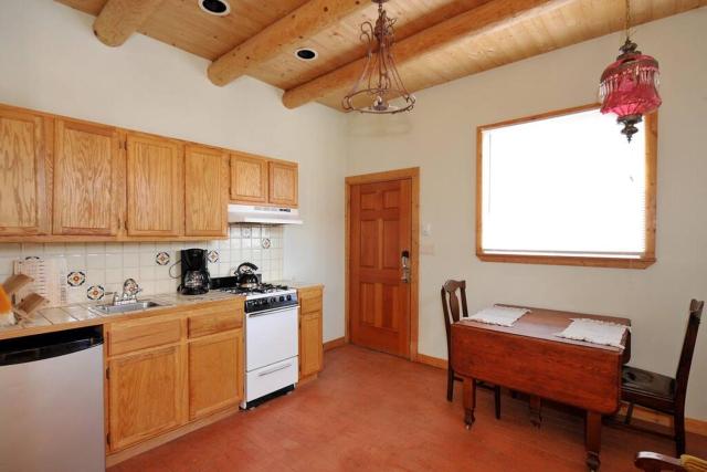 Casita Bee, private Retreat in Santa Fe