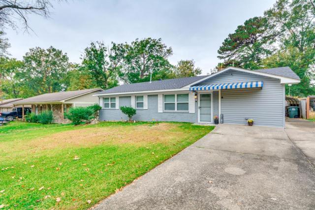 8 Mi to Dwtn Little Rock - Home w/ Fenced Yard!