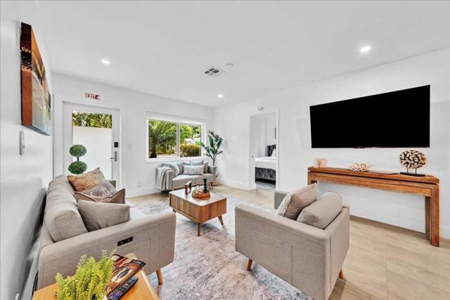 Sunny Days Getaway, 5BD Heated Pool Family Home!
