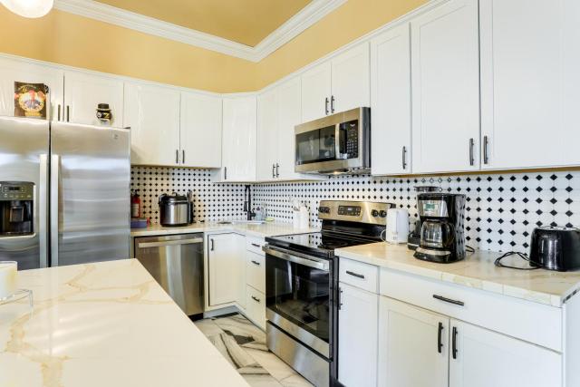 Easy Dtwn NOLA Commute! Elegant Home w/ Yard