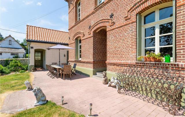 Awesome Home In Fressin With Sauna