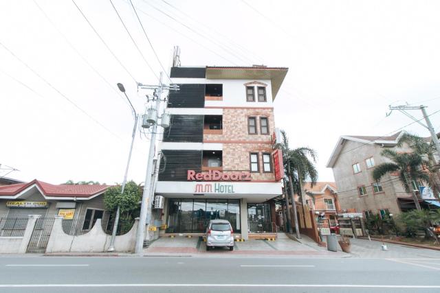 RedDoorz Plus at MM Hotel Las Pinas former RedDoorz Plus Near Bamboo Organ